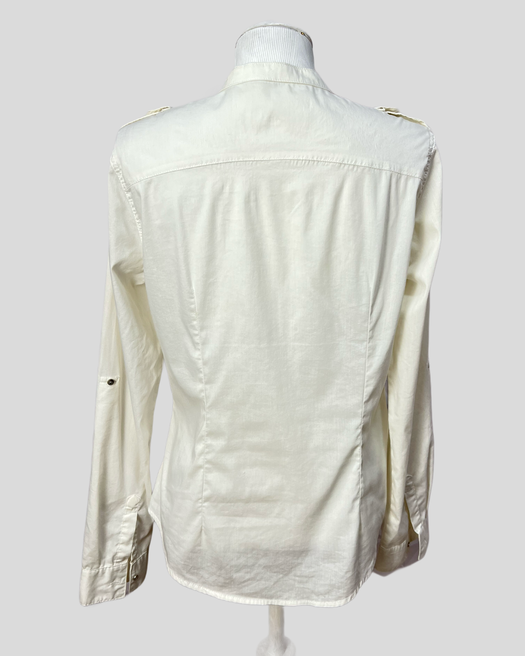 Camisa branca botões- tam (M)