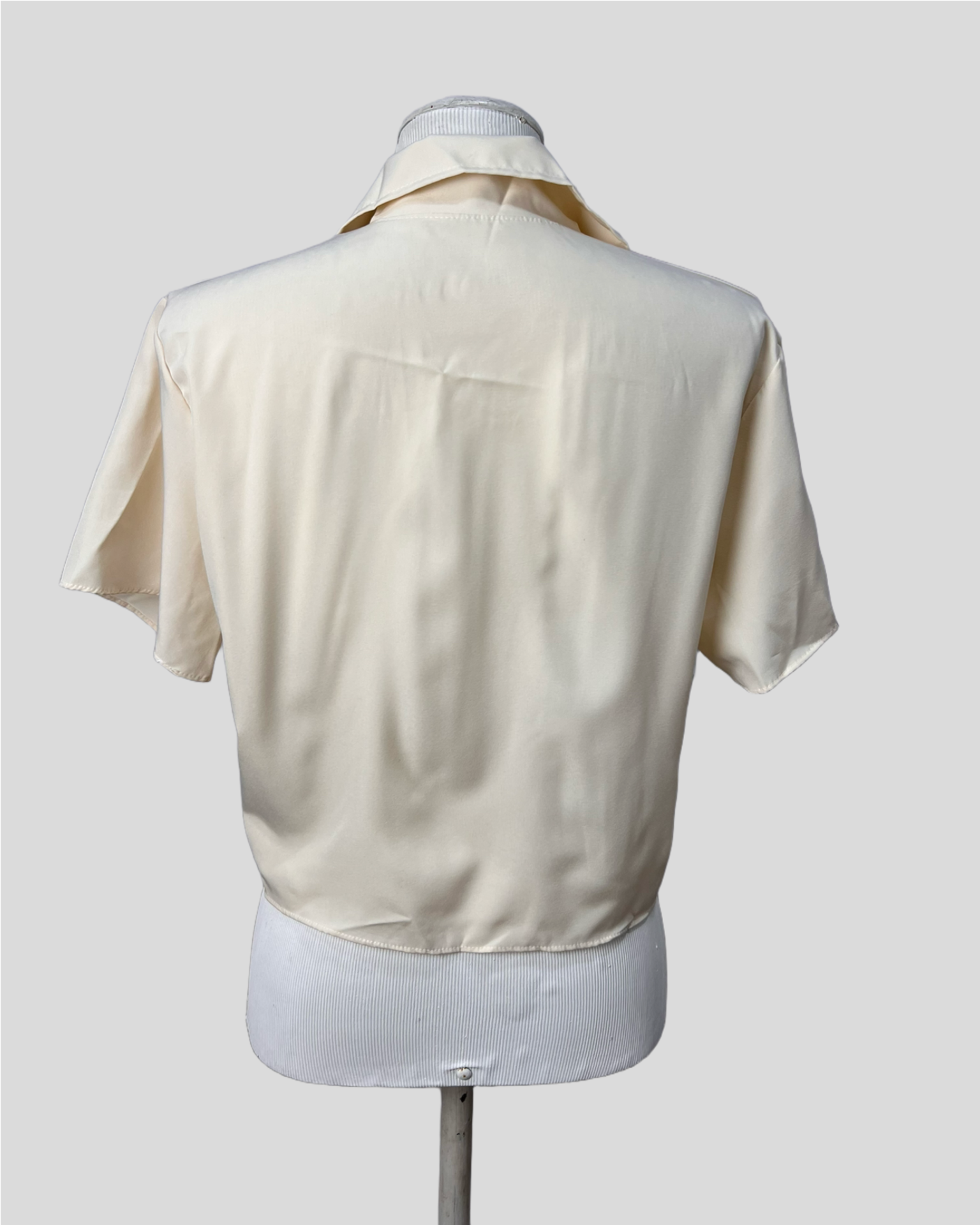 Camisa Cropped Creme — tam M