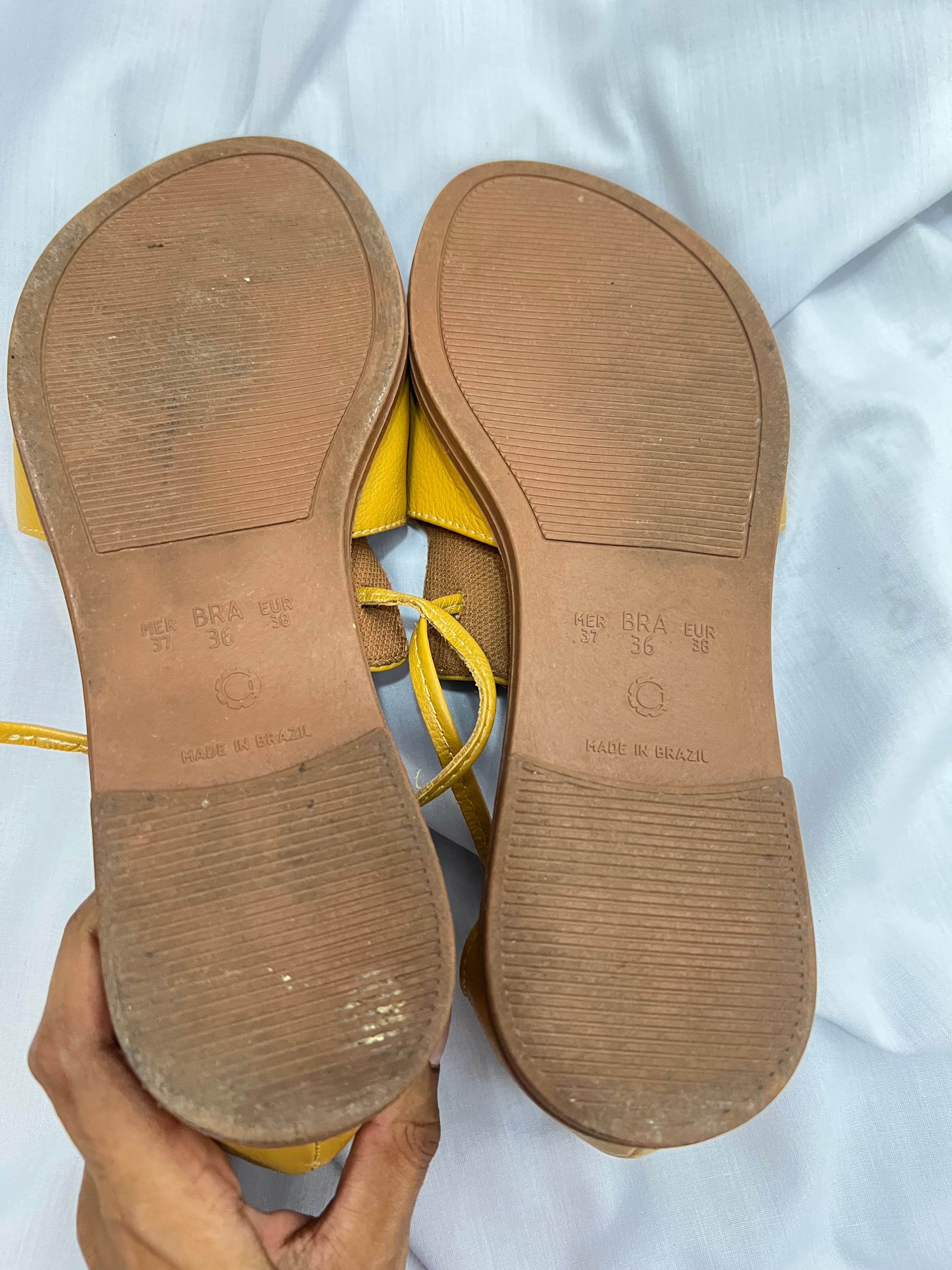 Sandália Couro Amarelo - N36