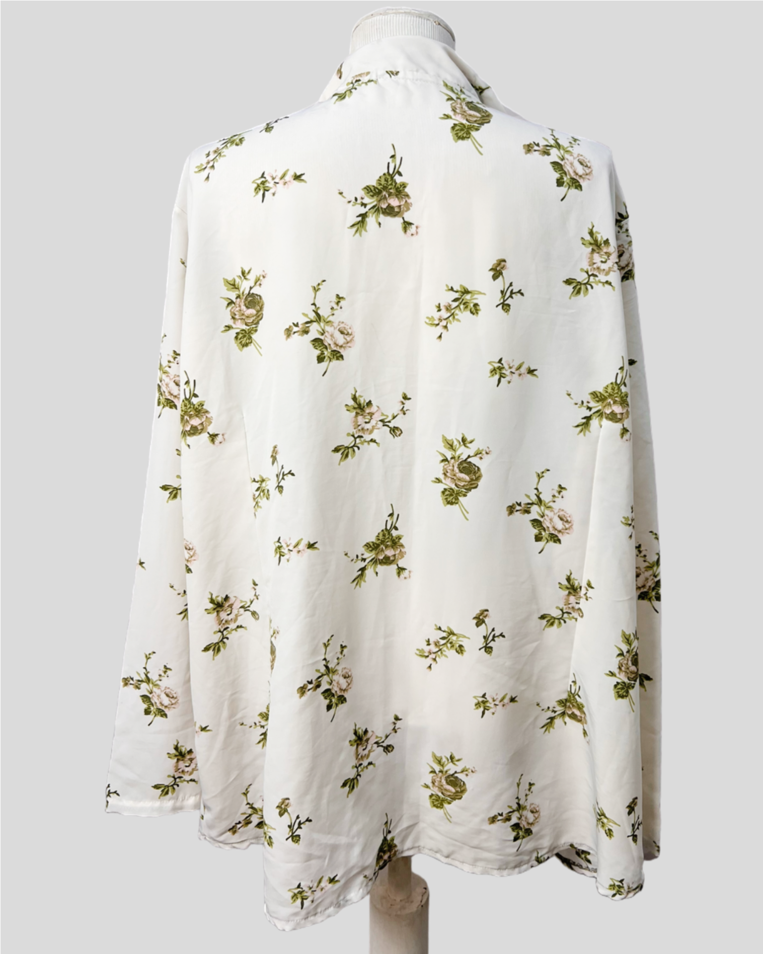 Camisa\Kimono Oversized Flores  — tam M