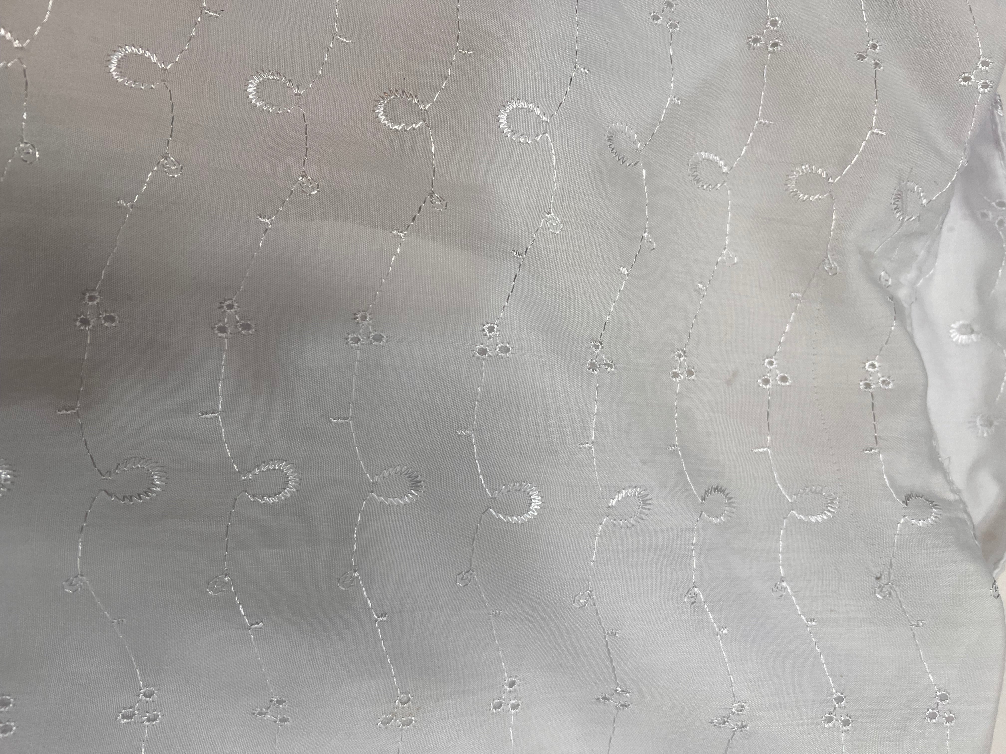 Camisa Branca Bordada - tam (G)