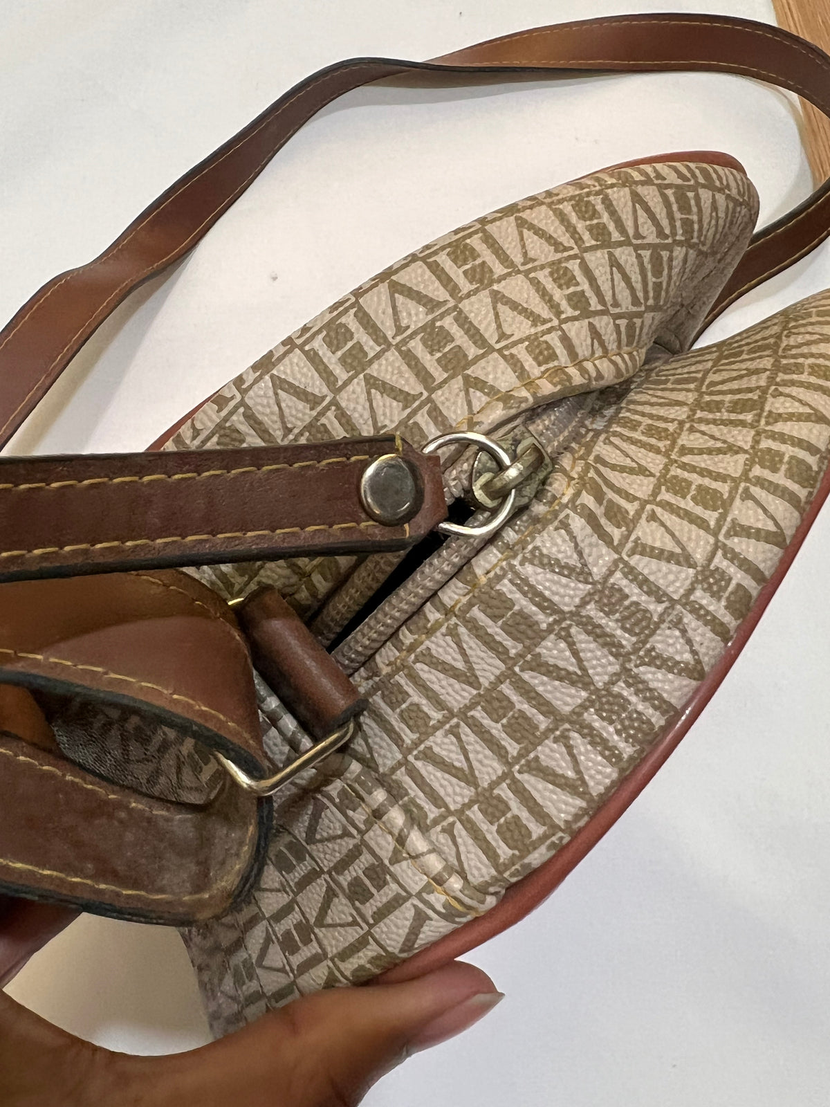 Kit Bolsa + Livro: Águas para Elefantes + Bolsa Redonda