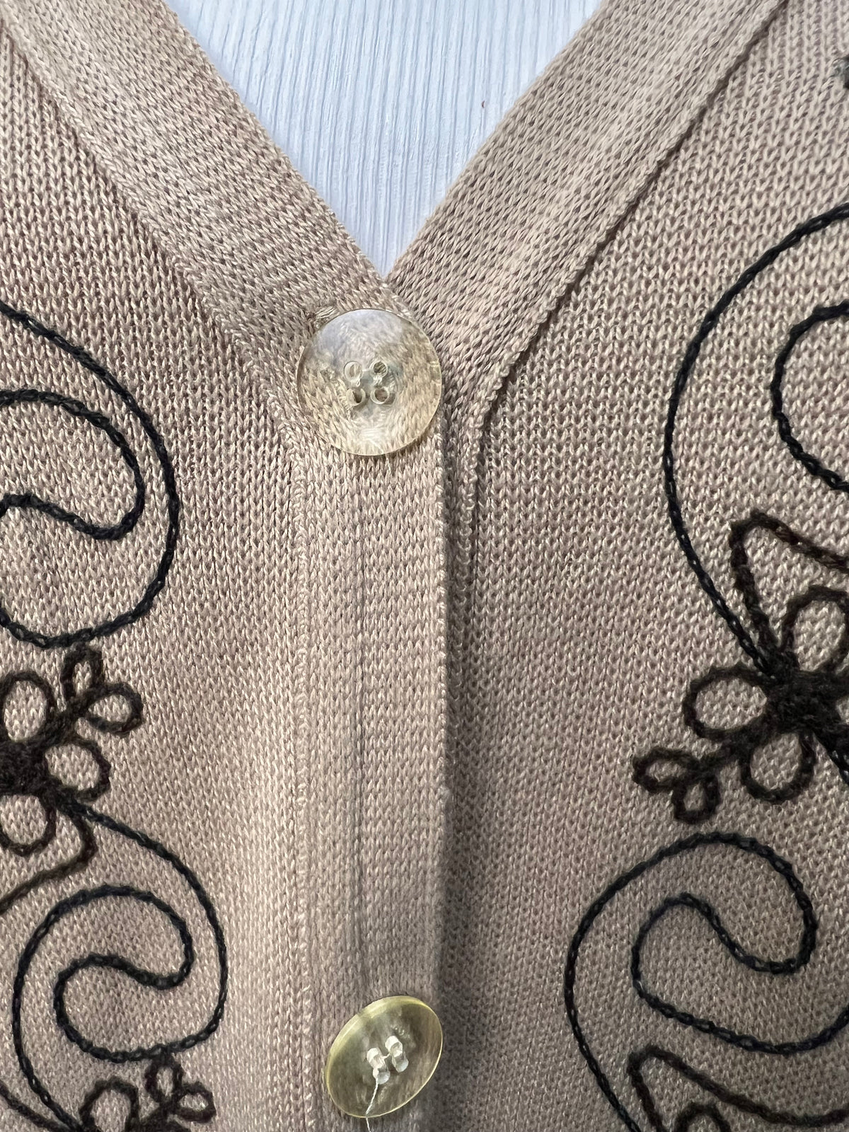 Cardigan Nude flores  — tam G